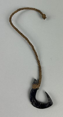 Lot 458 - A 19TH CENTURY TRIBAL FISH HOOK, PROBABLY SOUTH SEA ISLANDS