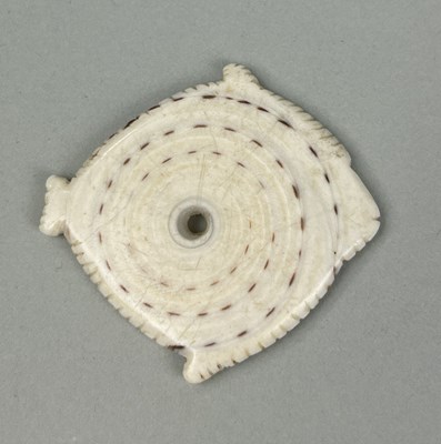 Lot 459 - AN ANTIQUE TRIBAL CARVED SHELL 'FISH' PENDANT PROBABLY SOUTH SEA ISLANDS