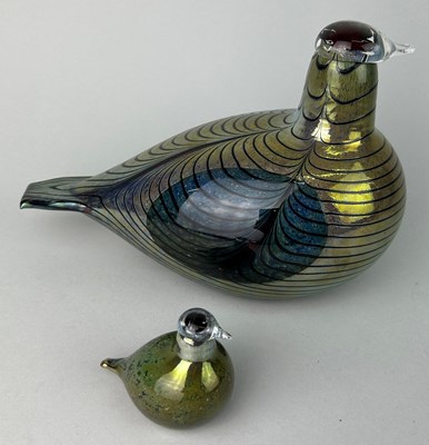 Lot 266 - OIVA TOIKKA (FINNISH 1931-2019): TWO GLASS...