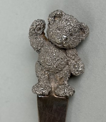 Lot 315 - A STERLING SILVER LETTER OPENER WITH A TEDDY BEAR HANDLE