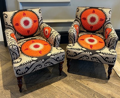 Lot 333 - A PAIR OF CONTEMPORARY ARMCHAIRS UPHOLSTERED...