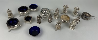 Lot 249 - A COLLECTION OF SILVER SALTS AND SHAKERS TO INCLUDE ANTIQUE AND MAPPIN AND WEBB