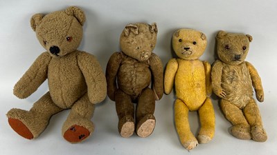 Lot 38 - A GROUP OF FOUR STUFFED BEARS (3)