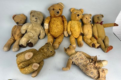 Lot 39 - A GROUP OF EIGHT ANTIQUE TEDDY BEARS,...