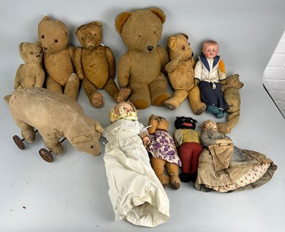 Lot 40 - A GROUP OF TWELVE ANTIQUE BEARS AND DOLLS,...