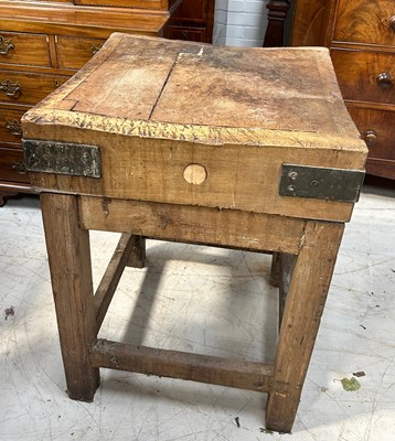 Lot 74 - AN ANTIQUES BUTCHERS BLOCK, 

80cm x 60cm x 60cm