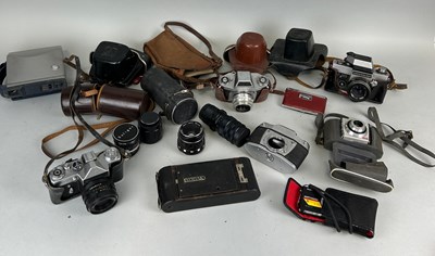 Lot 105 - CAMERAS, CAMERA LENSES, CASES