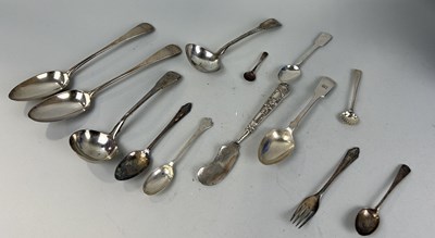 Lot 258 - A COLLECTION OF SILVER SPOONS AND CUTLERY (QTY)