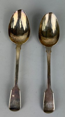 Lot 152 - A PAIR OF EARLY 19TH CENTURY SILVER SERVING...