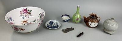 Lot 1265 - A COLLECTION OF CERAMICS INCLUDING CHINESE