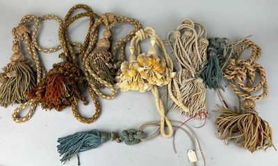 Lot 295 - ANTIQUE CURTAIN TASSLES