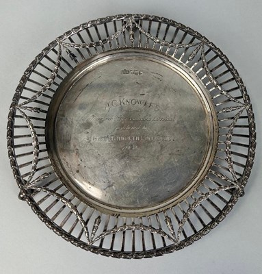 Lot 314 - A SILVER DISH,

330gms