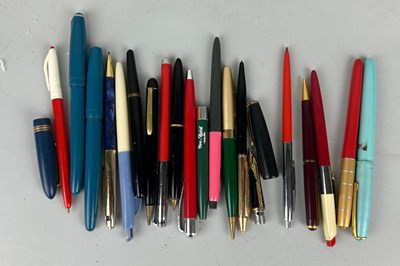 Lot 587 - A COLLECTION OF ASSORTED VINTAGE FOUNTAIN PENS