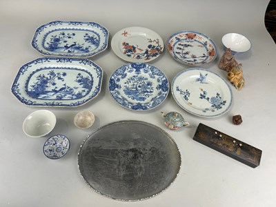 Lot 627 - A MIXED COLLECTION OF CHINESE ITEMS, TO...