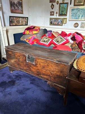 Lot 80 - AN EARLY 18TH CENTURY OAK COFFER, 

125cm x...