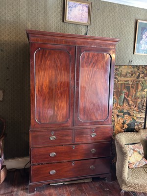 Lot 84 - A LARGE GEORGIAN MAHOGANY LINEN PRESS, 

215cm...