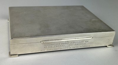 Lot 124 - A SILVER CIGARETTE BOX WITH WOODEN INTERIOR...