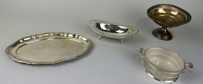 Lot 143 - A GROUP OF FOUR SILVER ITEMS TO INCLUDE AN 800...