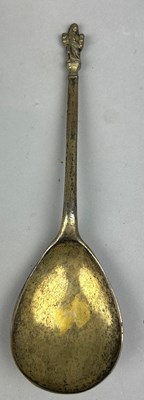 Lot 150 - AN ANTIQUE SILVER 'APOSTLE SPOON', 

Marked to...