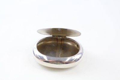 Lot 168 - A 925 STERLING SILVER SNUFF BOX, 

Weight: 83gms