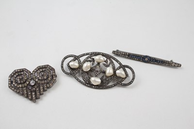 Lot 191 - THREE SILVER ART DECO PASTE BROOCHES,

Weight:...