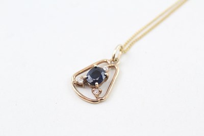 Lot 247 - AN 18CT GOLD DIAMOND AND SAPPHIRE OPENWORK...