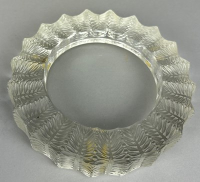 Lot 599 - A MODERN LALIQUE 'JAMAICAN' ASHTRAY, 

14cm x 3cm