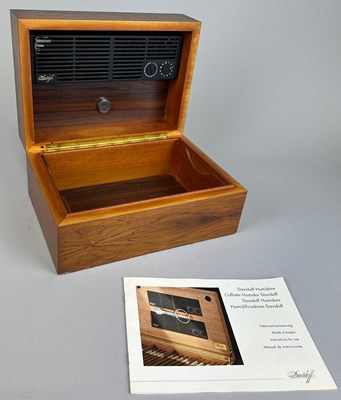 Lot 604 - A ROSEWOOD DAVIDOFF HUMIDOR, 

27cm x 19cm x 14cm