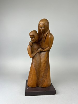 Lot 612 - A WOODEN SCULPTURE DEPICTING TWO FIGURES...