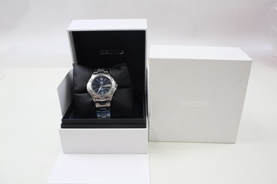 Lot 654 - A GENTLEMAN'S SEIKO 5 SPORTS WATCH, AUTOMATIC...