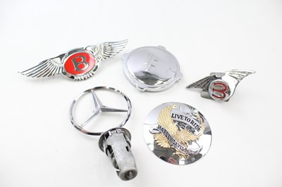 Lot 661 - AUTOMOBILIA BADGES INCLUDING HARLEY DAVIDSON,...