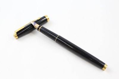 Lot 667 - WRITING INSTRUMENT, A VINTAGE PARKER 75 BLACK...