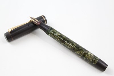 Lot 668 - WRITING INSTRUMENT, A VINTAGE PARKER VICTORY...