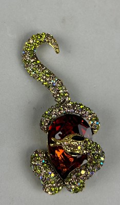 Lot 679 - COSTUME JEWELLERY: A SNAKE BROOCH WITH...