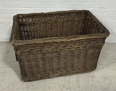 Lot 1088 - A WOVEN WICKER BASKET, EARLY 20TH CENTURY