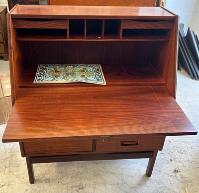 Lot 708A - A MID CENTURY BUREAU BY DRYLUND, 

110cm x...