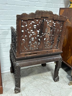 Lot 735 - A LARGE EARLY 20TH CENTURY CHINESE ROSEWOOD...