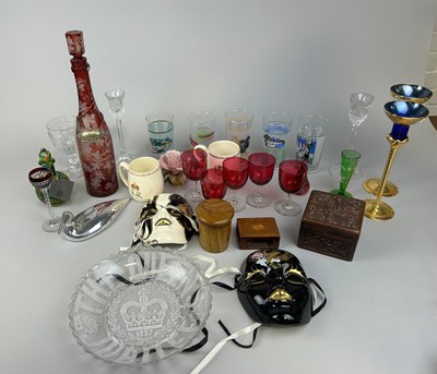 Lot 831 - A MIXED LOT OF DECORATIVE ITEMS TO INCLUDE...