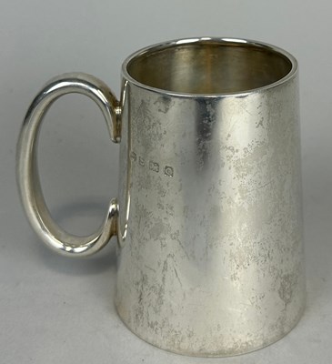 Lot 95 - A SILVER CHRISTENING CUP MARKED TO BASE FOR 'W....