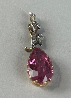 Lot 163 - 15CT GOLD ANTIQUE DIAMOND AND TOURMALINE...