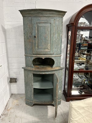 Lot 1146 - A PAINTED SWEDISH CORNER CABINET