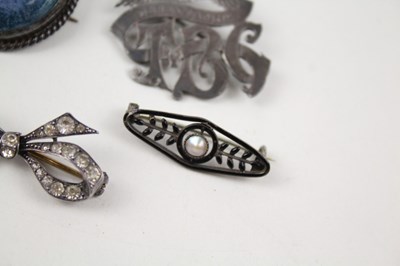 Lot 230 - COLLECTION OF ANTIQUE SCOTTISH SILVER BROOCHES...