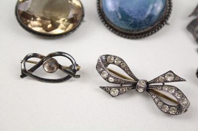 Lot 230 - COLLECTION OF ANTIQUE SCOTTISH SILVER BROOCHES...