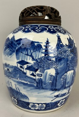 Lot 261 - A LARGE 19TH CENTURY CHINESE BLUE AND WHITE...