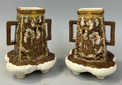 Lot 285 - A PAIR OF 19TH CENTURY JAPANESE PORCELAIN TWIN...