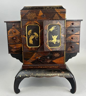 Lot 447 - A JAPANAESE LACQUER AND PARQUETRY KODANSU...