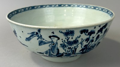 Lot 462 - AN ENGLISH BLUE AND WHITE CHINOISERIE CERAMIC...