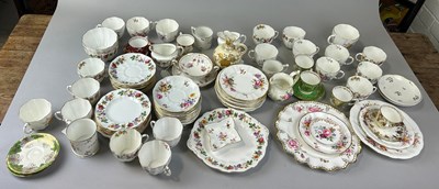 Lot 484 - A LARGE COLLECTION OF ROYAL CROWN DERBY CHINA...