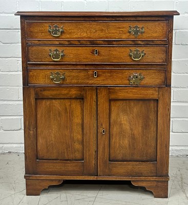 Lot 538 - A 19TH CENTURY MAHOGANY CHEST OF DRAWERS,...