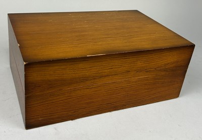 Lot 667 - A ROSEWOOD DAVIDOFF HUMIDOR, 

35cm x 23cm x 14cm